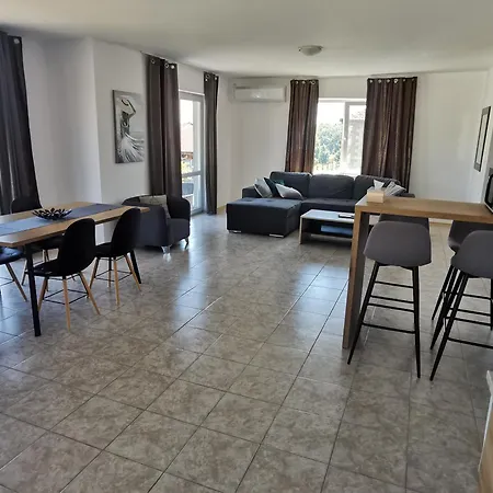 Holiday home Emine *